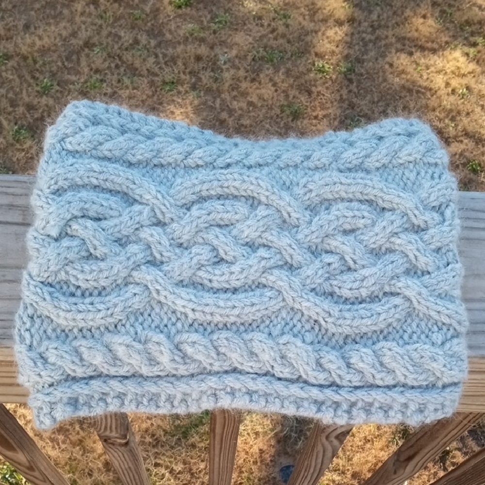 Unisex Chunky Celtic Cables Cowl
